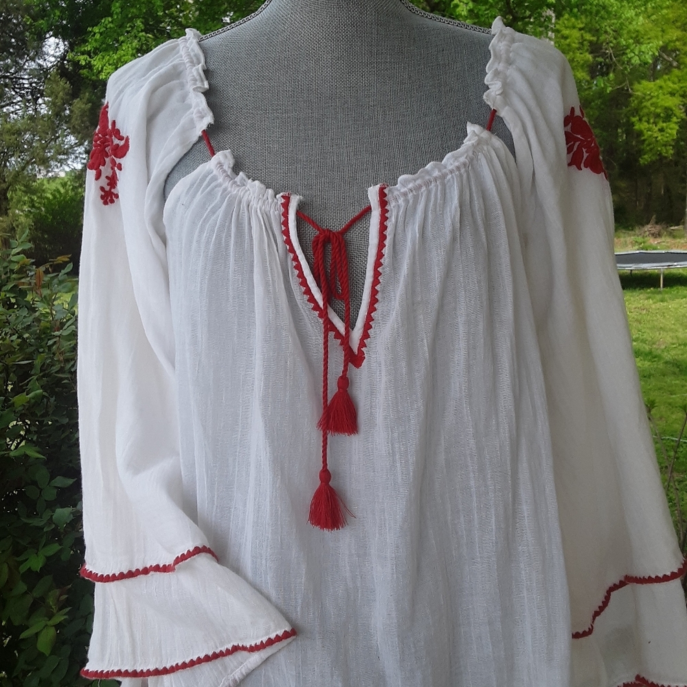 Amazing Ralph Lauren Embroidered Bell Sleeve
